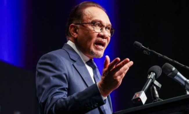 Perdana Menteri Malaysia Anwar Ibrahim mengutuk aksi penangkapan para aktivis kemanusiaan untuk Palestina yang tergabung dalam rombongan Global Sumud Flotilla.  [Int]